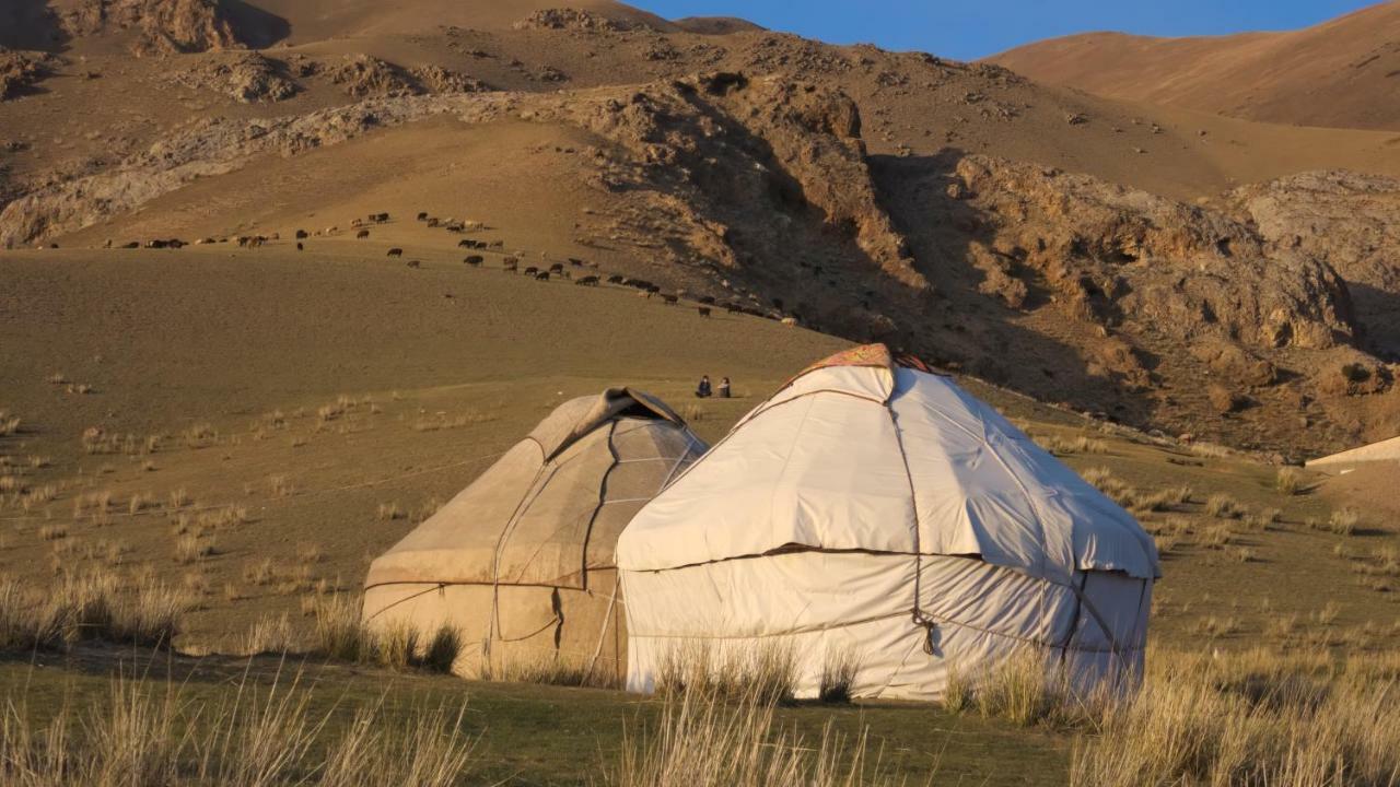 Horseback Holiday At Kyzart Village Dzhangyaryk Exterior photo