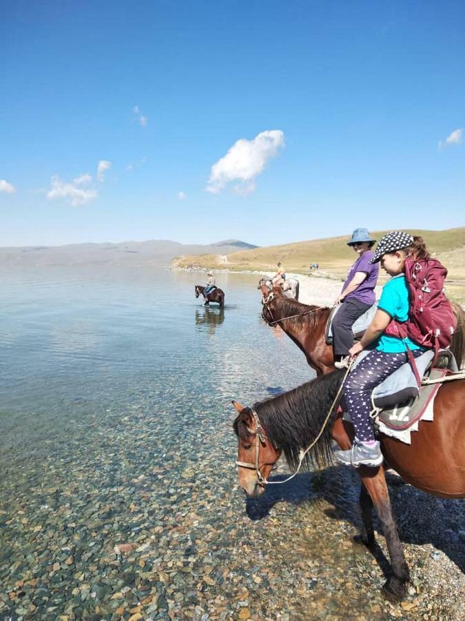 Horseback Holiday At Kyzart Village Dzhangyaryk Exterior photo